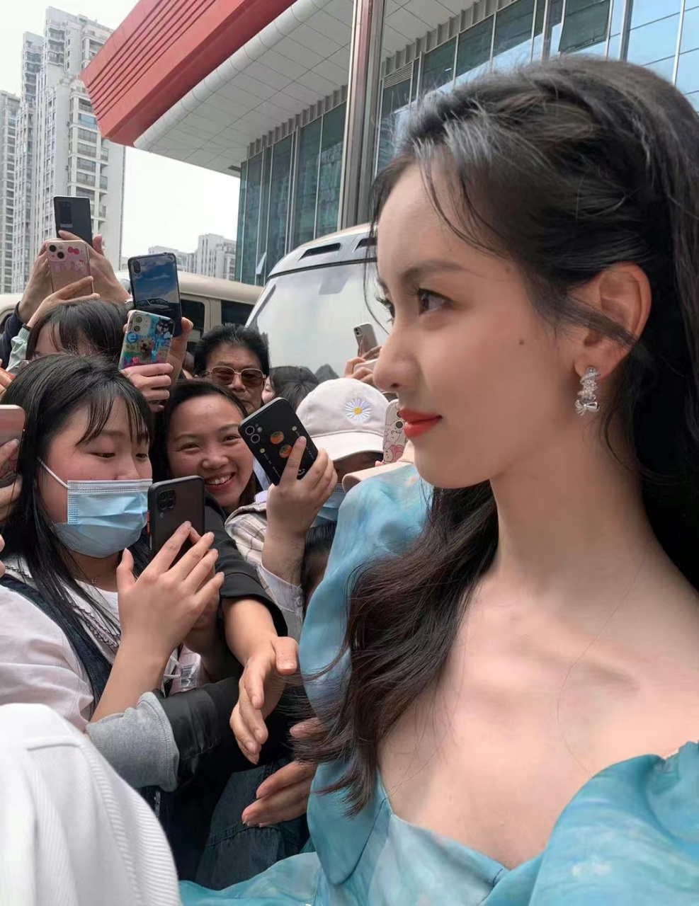 美女学霸陈都灵,这个侧脸和章泽天太像了
