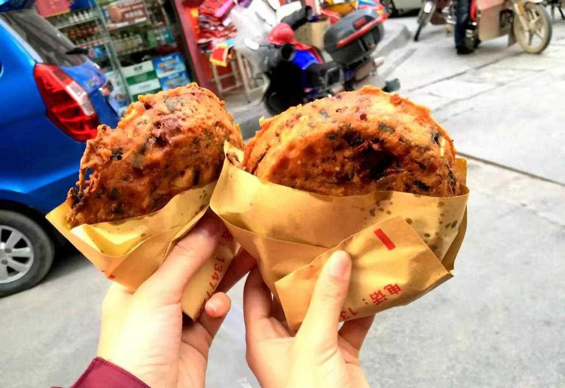 【走街串巷寻访恩施美食之油香儿】油香儿,是恩施的一种风味小吃,在