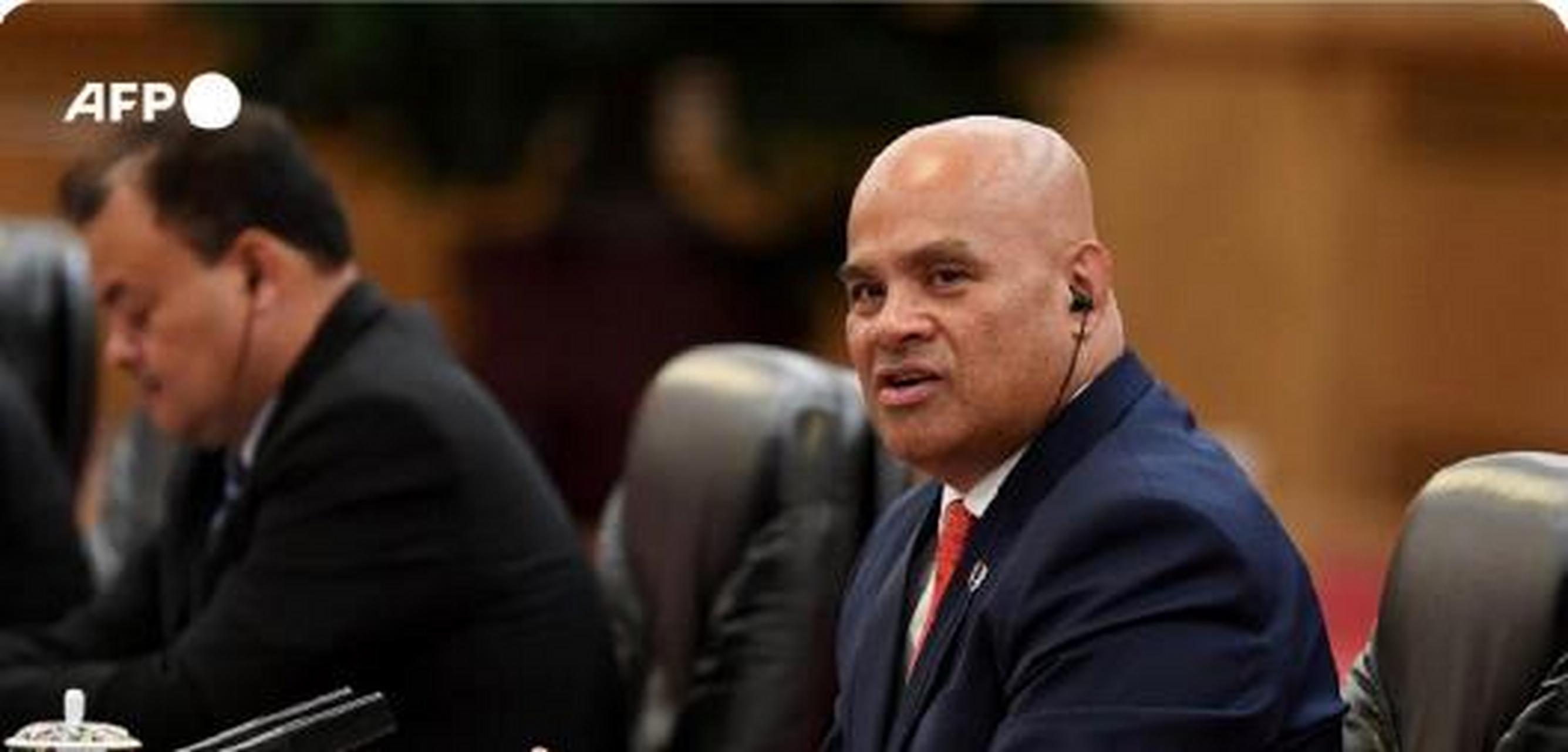 "密克罗尼西亚总统声称,他曾于2月份与台湾省当局讨论,所谓的"建交"的