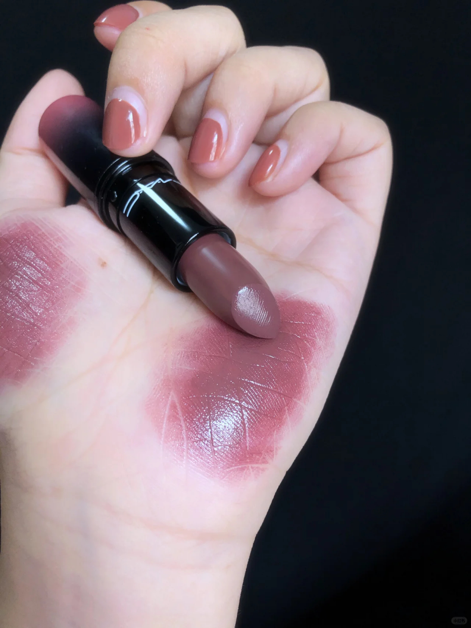 跟408一起入的! 这根是粉色的渐变壳! 被首页试色种草的!