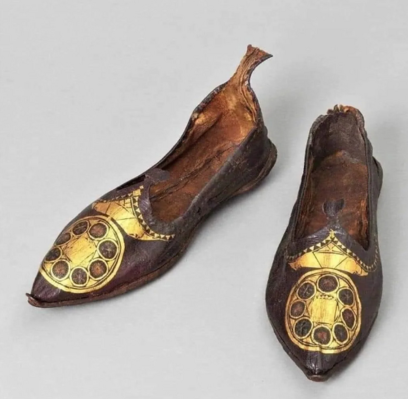 据说这是2800年前古埃及的鞋子?