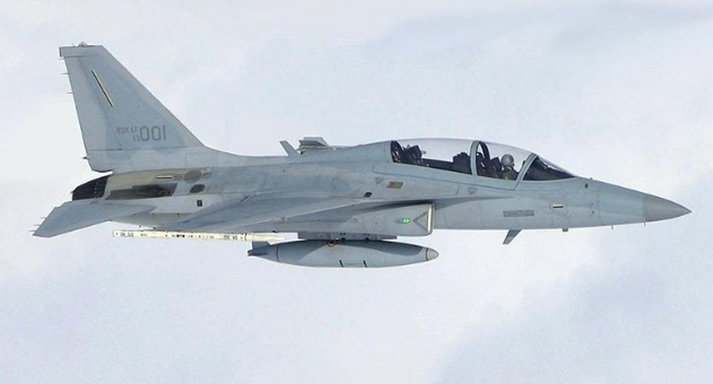 翼龙-2h气象型无人机赴阿尼玛卿冰川地区参与青藏高原无人机人工增雨