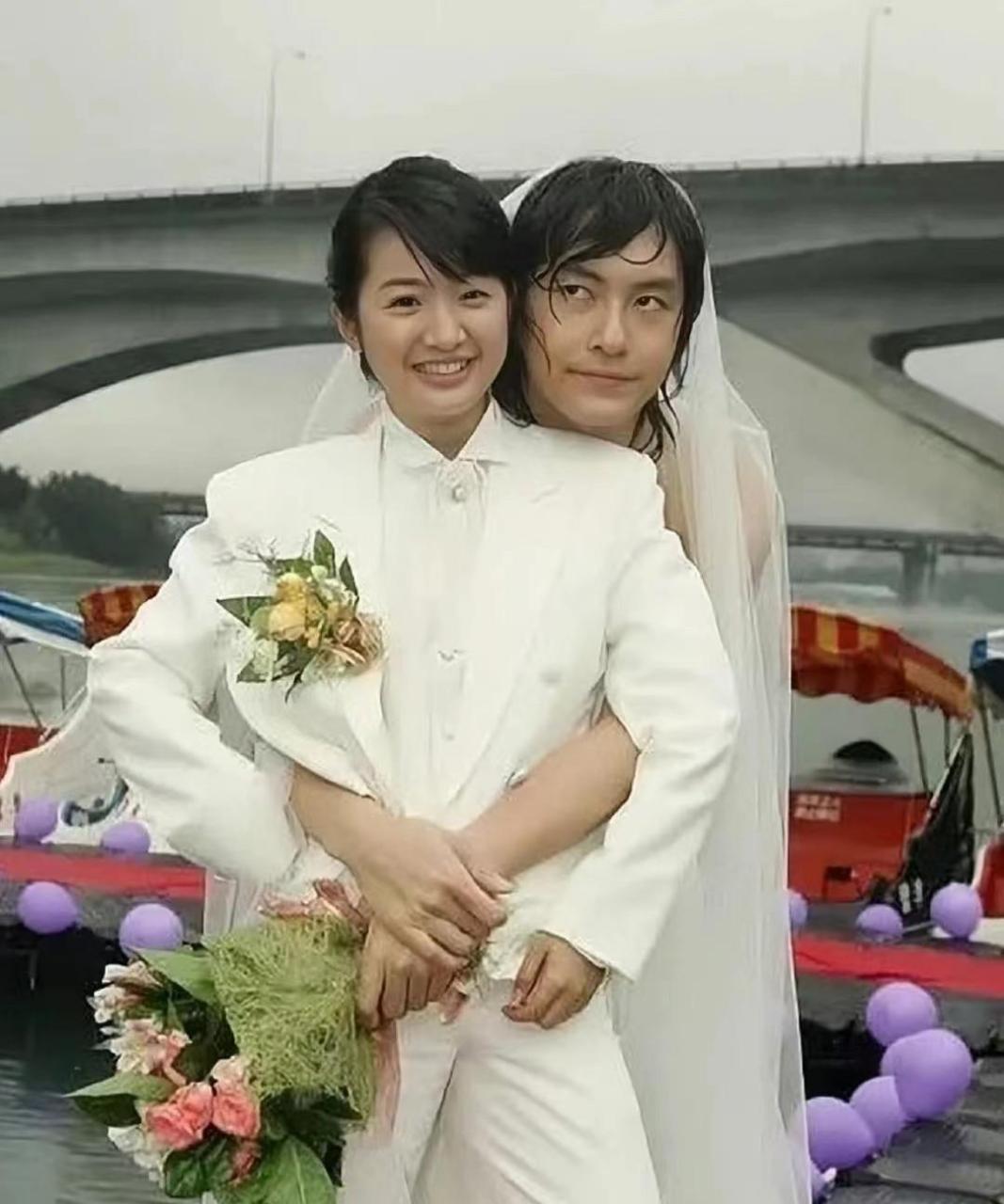 后来才明白,江直树是爱惨了袁湘琴的.