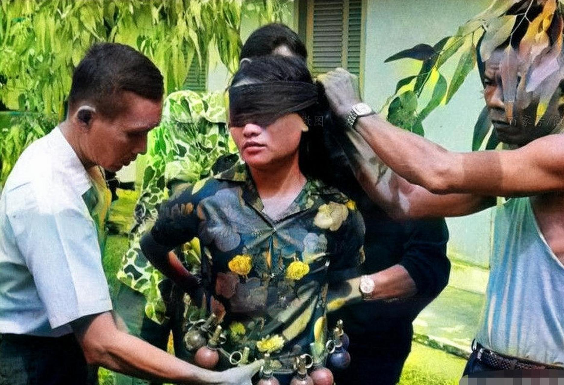 1972年,一名越南女兵被美军和南越士兵俘虏!