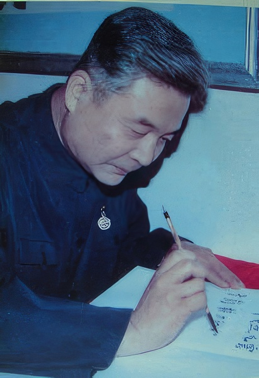 邓稼先是中国科学院院士,核物理学家,两弹一星功勋奖章获得者,他是