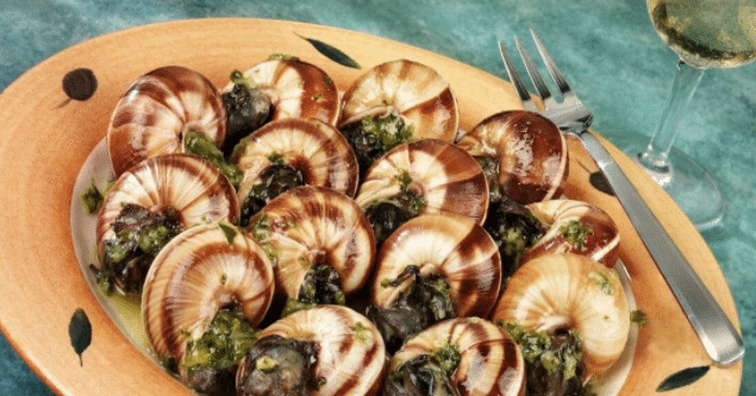 法国蜗牛也称为法国苹果蜗牛,出产于欧洲中部地区,特别在葡萄园中,故