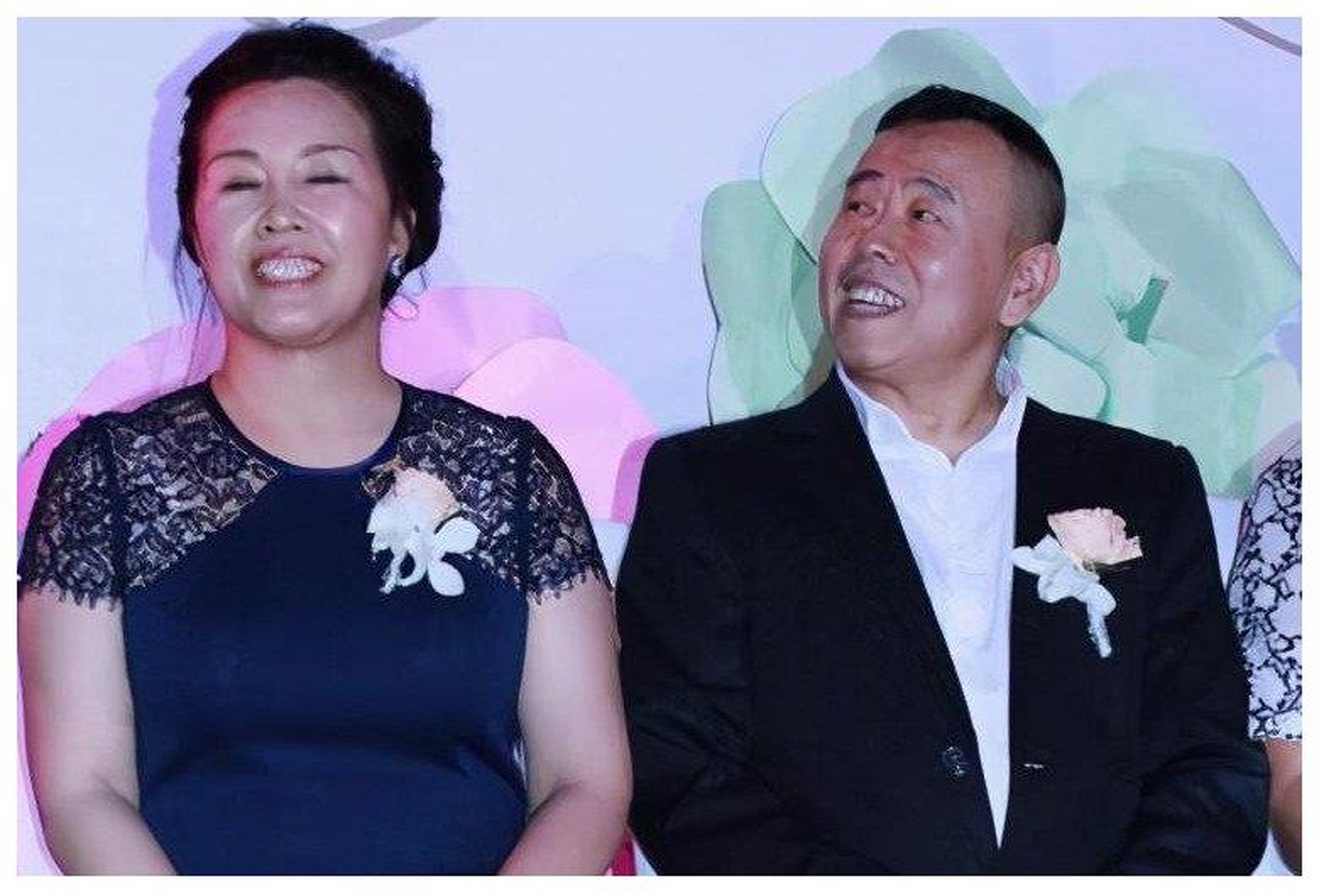 "不想,潘长江执意要离,女儿说出一句话,潘长江立马低头认错.