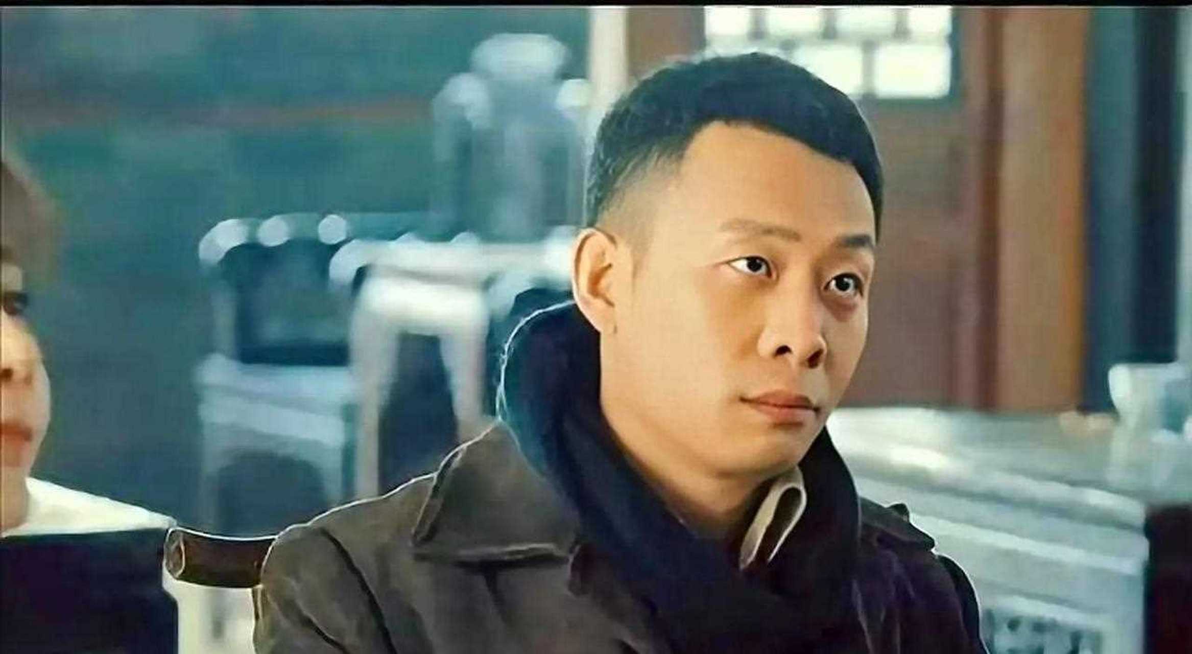 张译照顾瘫痪前女友年,不生娃也要娶2婚带娃女,15年无怨无悔[汗] 张铎