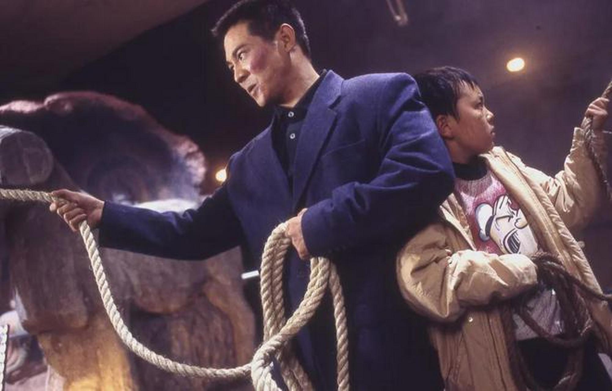 《给爸爸的信》可是说是90年代最好的动作片之一,李连杰和谢苗的经典