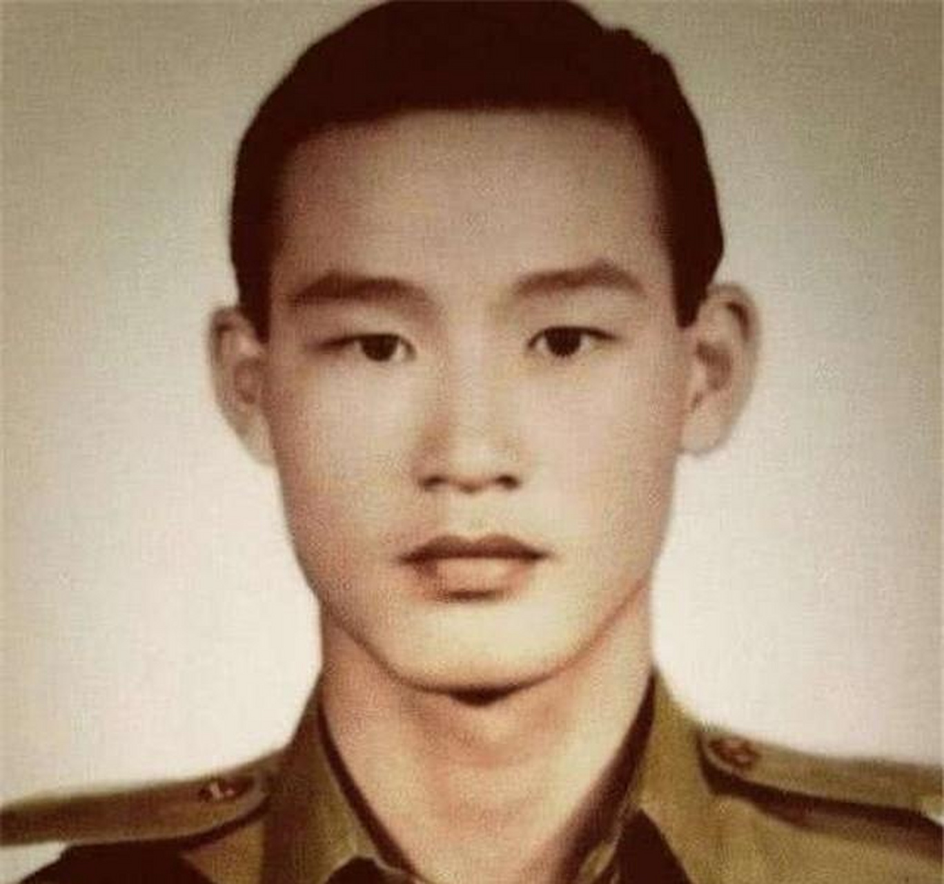 但是12年后,也就是2002年,香港的周刊杂志《东周刊》公布了刘嘉玲被绑