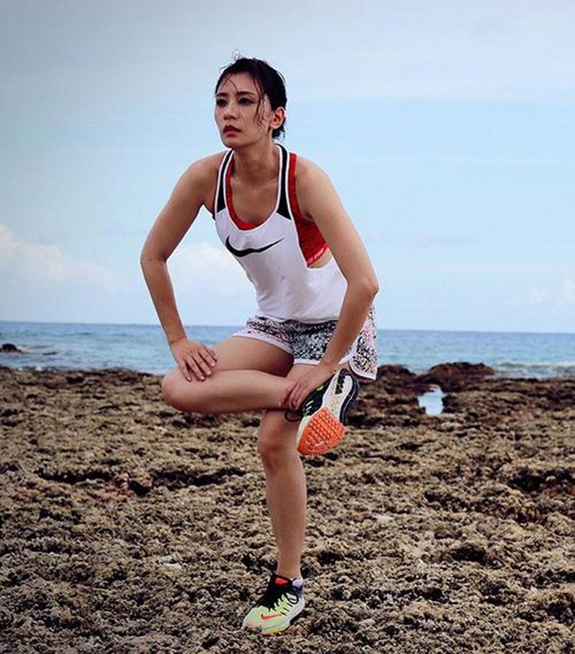 贾静雯是一个出入健身房频率超高的女星之一,爱运动的女生最美呀!
