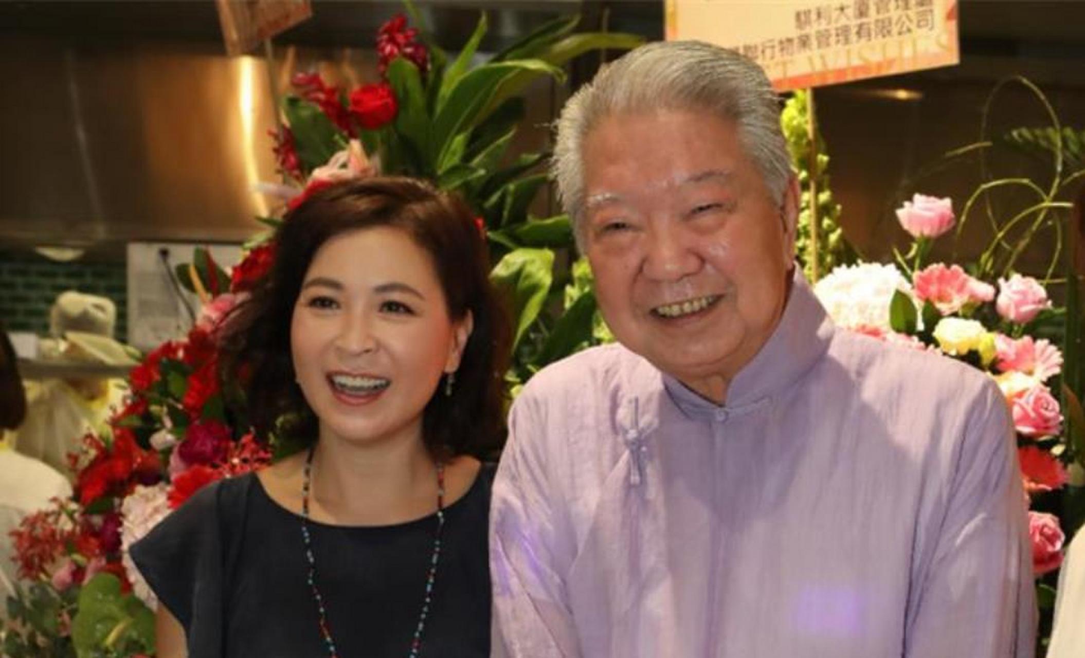 在一次饭局上,知名主编许知远特意问蔡澜:"蔡老师,我听说恁可厉害嘞