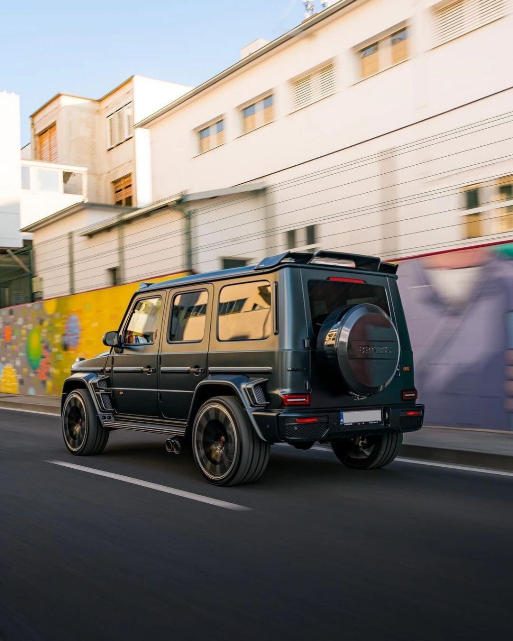 奔驰巴博斯g800:融合力量与优雅的豪华越野车  奔驰g级越野车一直以其