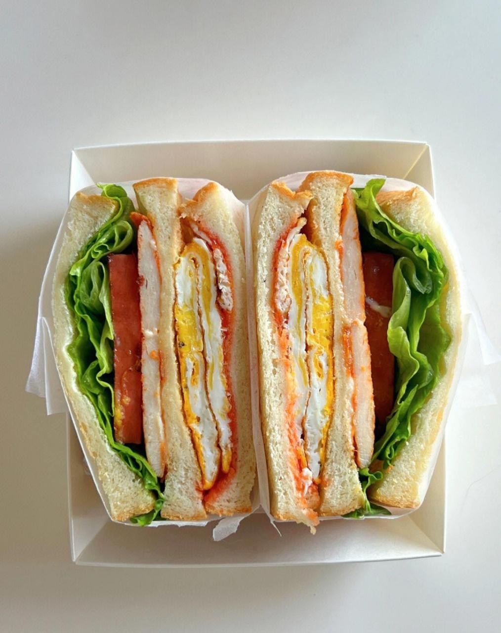 自制外带早餐丨奥尔良鸡扒三明治[饺子][鸡蛋] 最近很喜欢吃简单快手