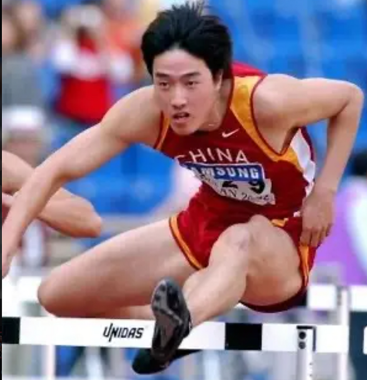 刘翔 #奥运冠军 #体育精神永不言败 刘翔,2004年雅典奥运会创造萍迹