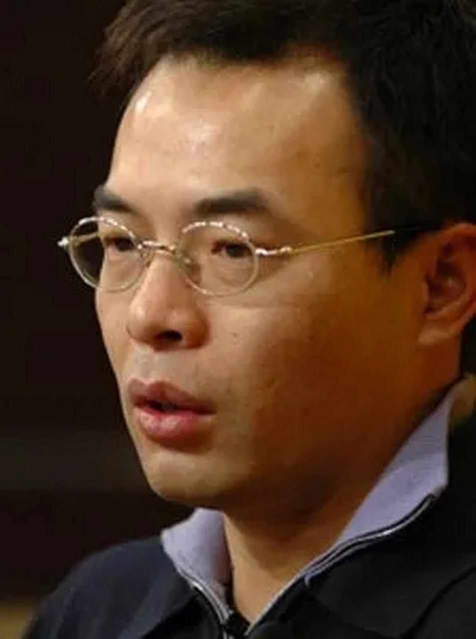 多年前,"天上人间"的老板覃辉对女朋友李嘉欣说:"嘉欣快来,我这里有