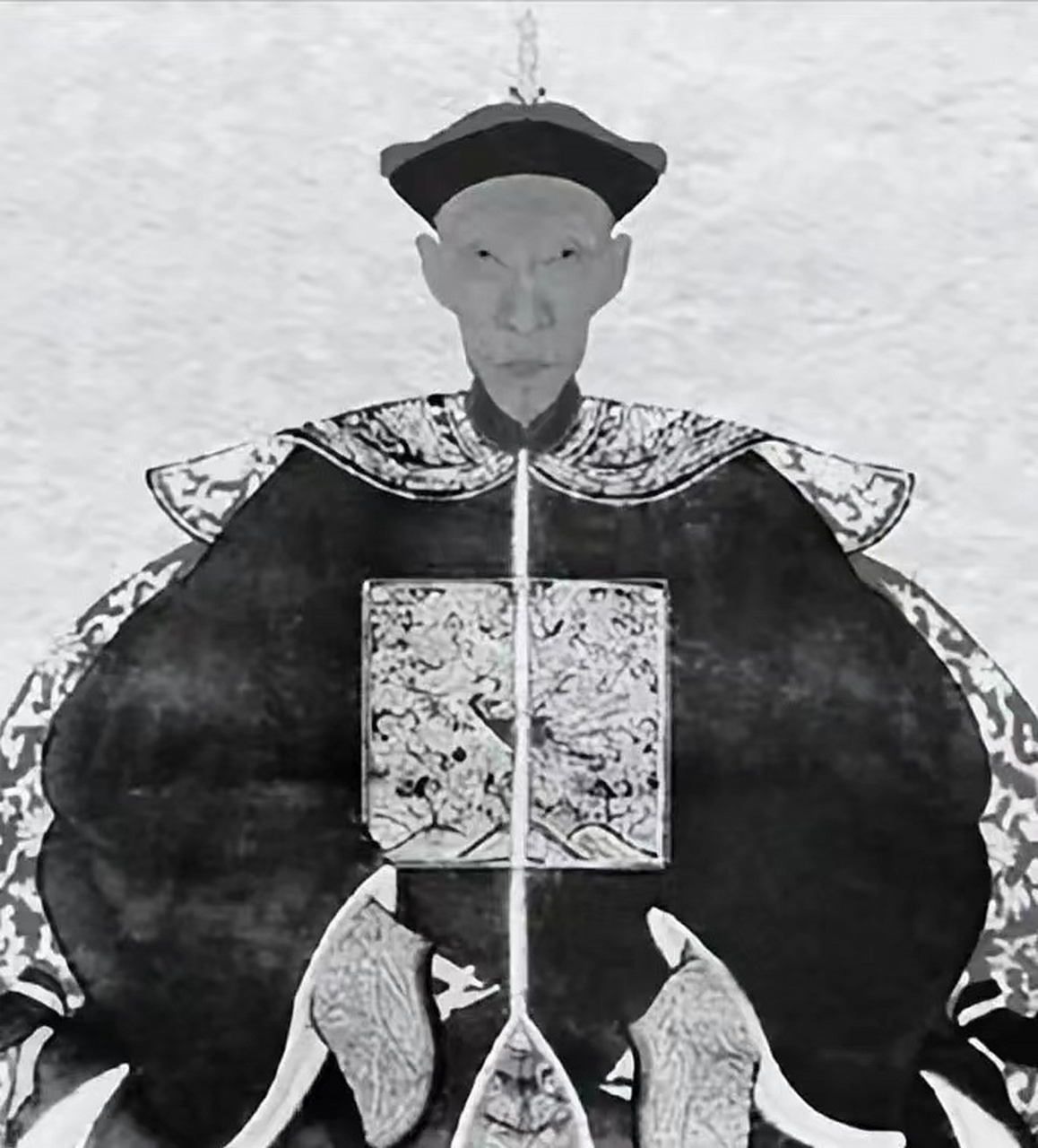 谁料乾隆听后,龙颜大悦:"哈哈哈,重重有赏.