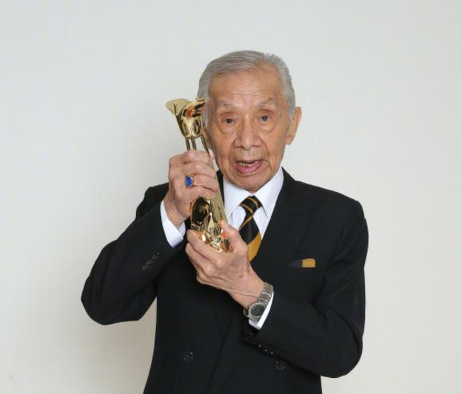 据台媒2月9日报道,曾荣获金马奖终身成就奖的资深演员常枫去世,享年