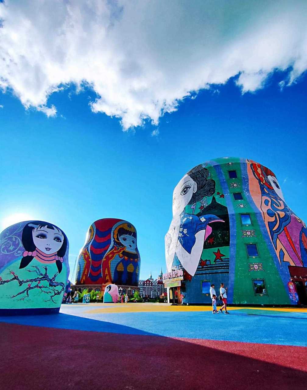 【满满童话气息的套娃广场】                俄罗斯套娃来源一个悠久