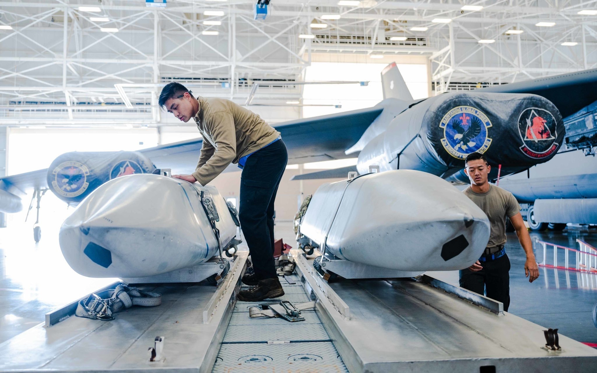 美国空军装备的jassm,也就是所谓的agm-158巡航导弹,配装在b-52轰炸机