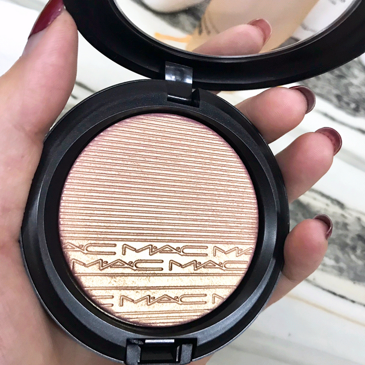 mac beaming blush人鱼姬太美啦,高光要怎么画,用这盘我都是画在腥葺