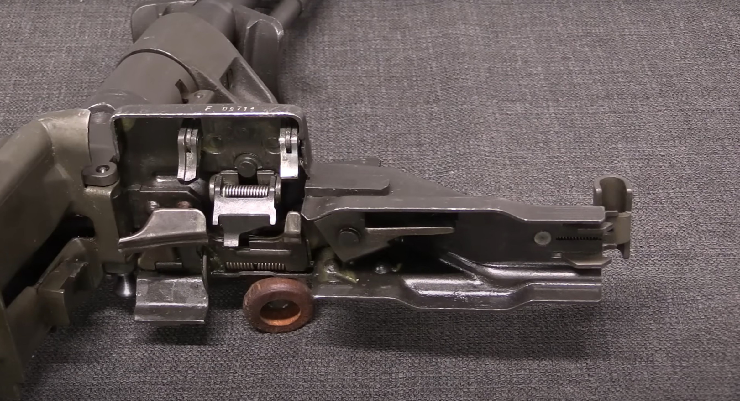 法国aa52机枪拆解,二战后的机械制造感觉如何?