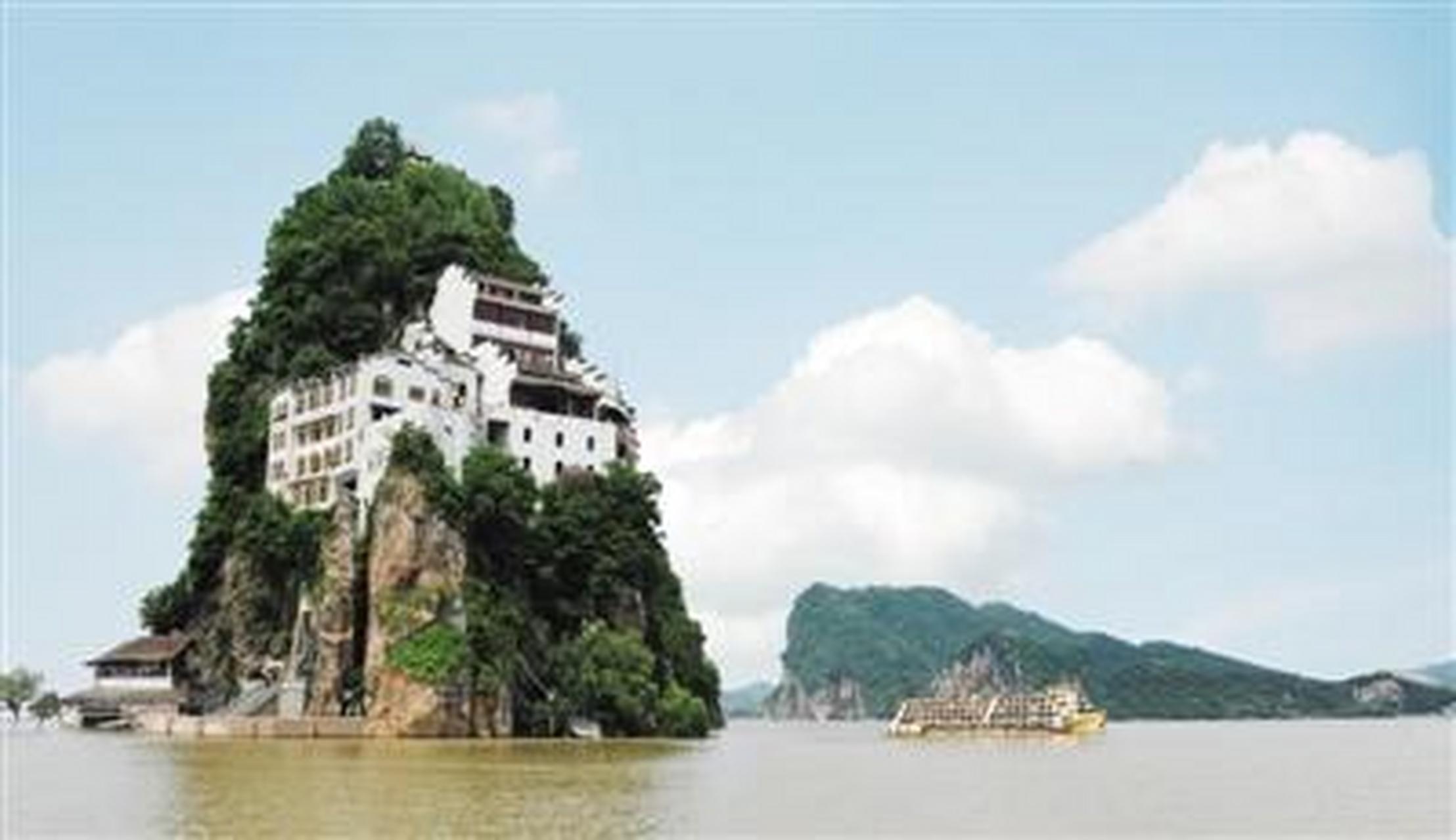 城市情报员#小孤山,位于安徽省宿松县城东南六十公里的长江中的独立