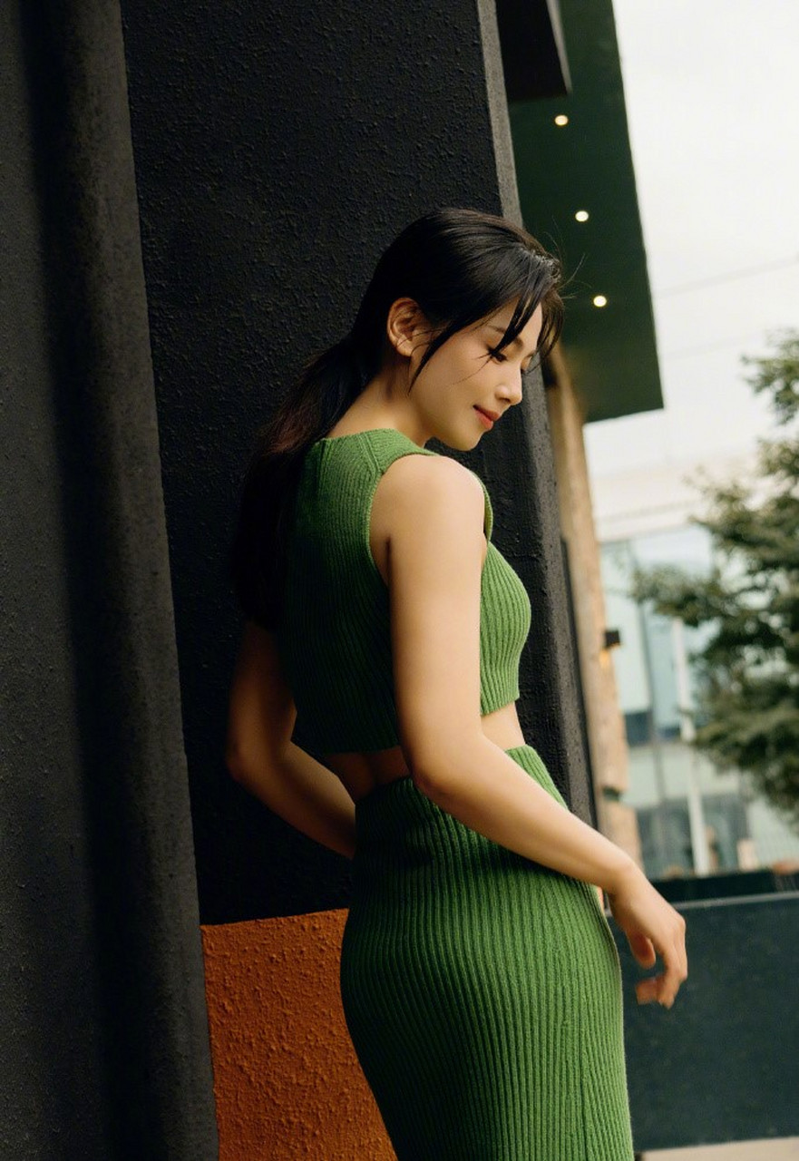 星闻#  刘涛写真,简约,小清新. 颜值和身材都还在线. #刘涛