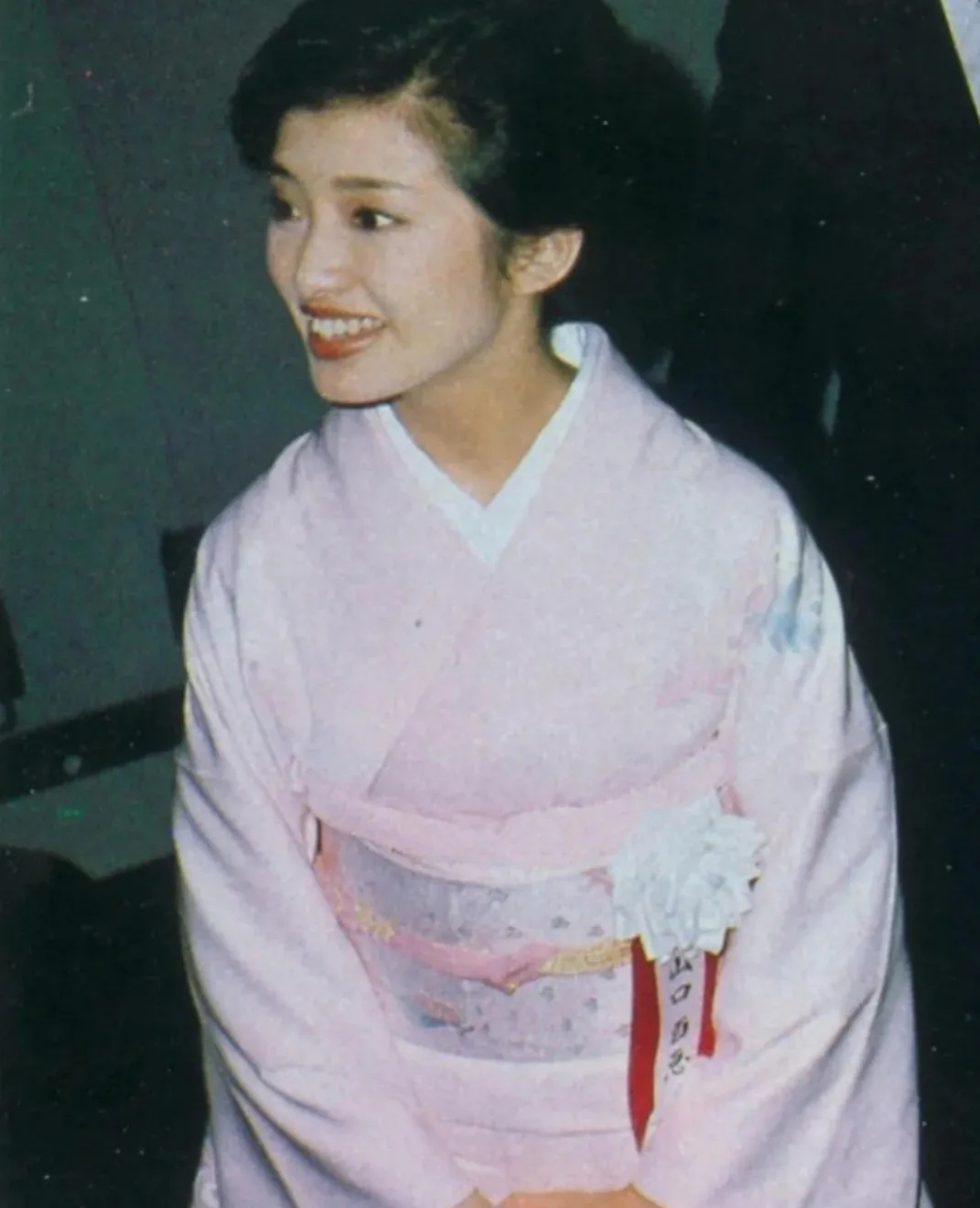 1980年10月,山口百惠的退圈记者会,当时她才21岁!