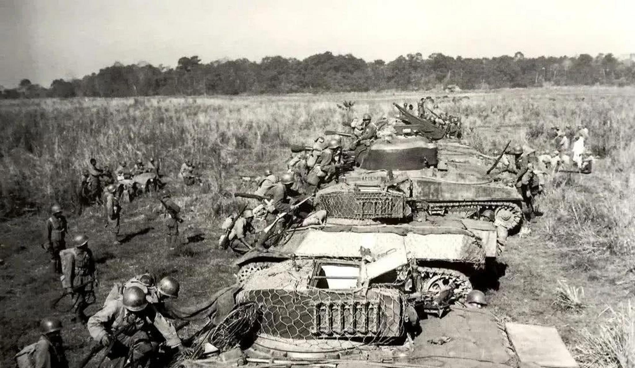 1942年之后的中国远征军新一军(中国驻印军),全副武装的美式装备,接受