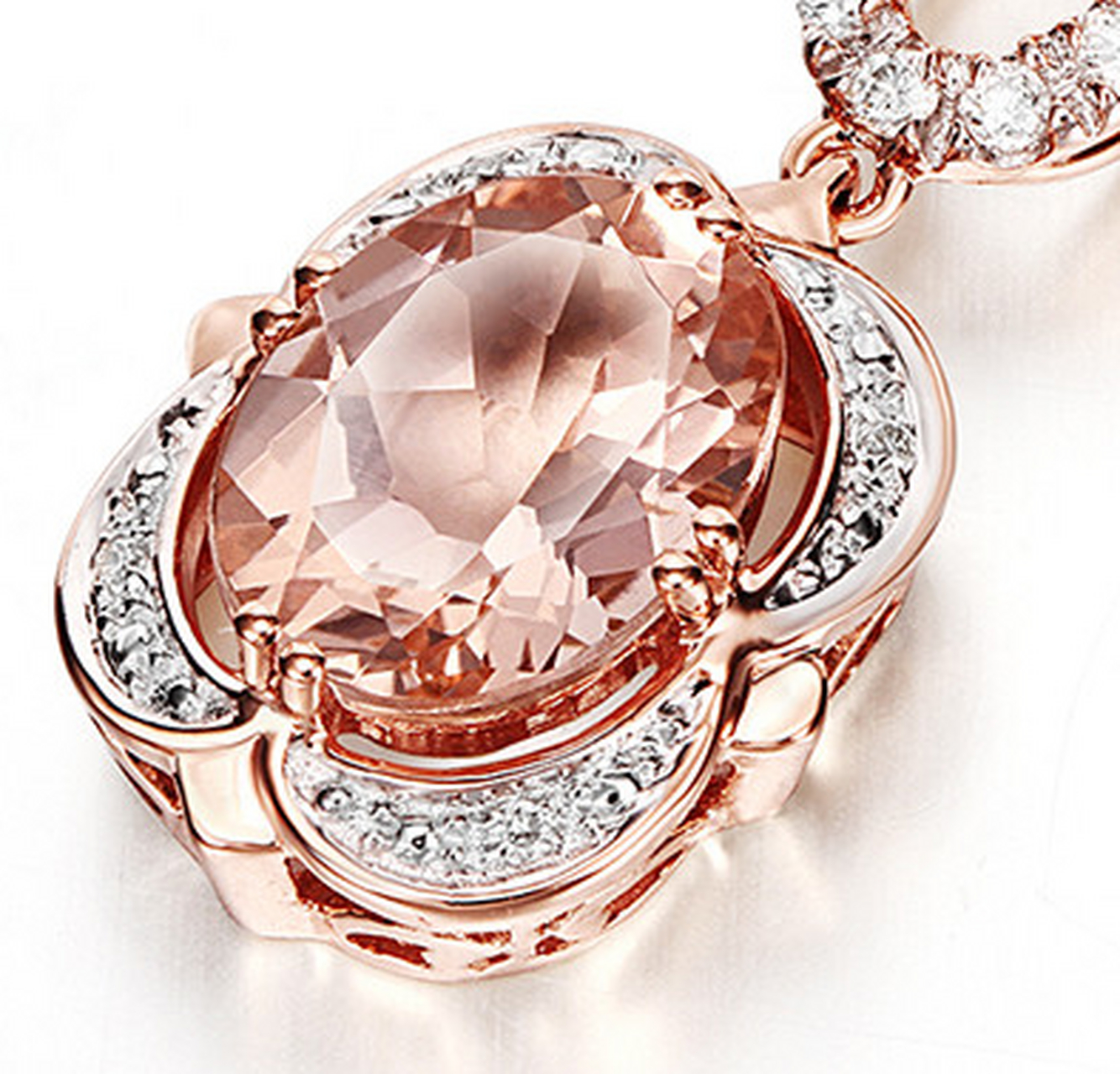 点击头像看直播##彩宝#红宝石质地坚硬,硬度仅在金刚石之下.