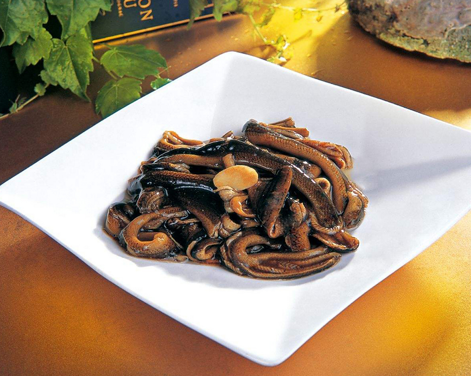 中国国宴超级好吃的经典名菜 软兜鳝鱼 软兜长鱼又称"软兜鳝鱼",是