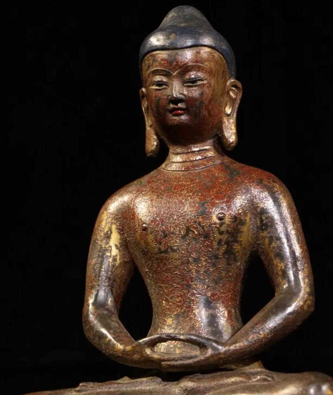 重56斤 高26长19宽12厘米开脸端庄 大耳下垂 磨光肉髻圆隆高凸神情