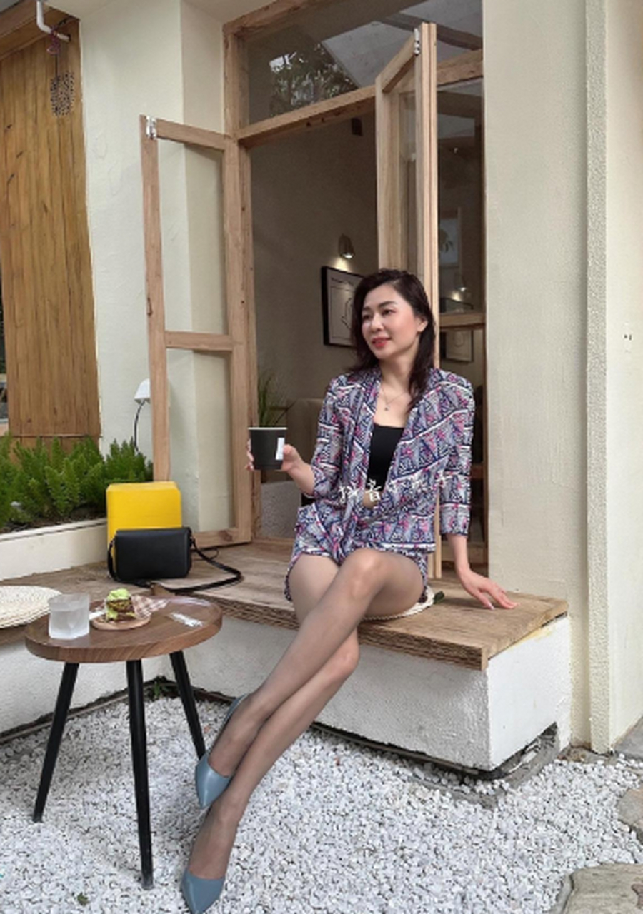 半老徐娘,风韵犹存