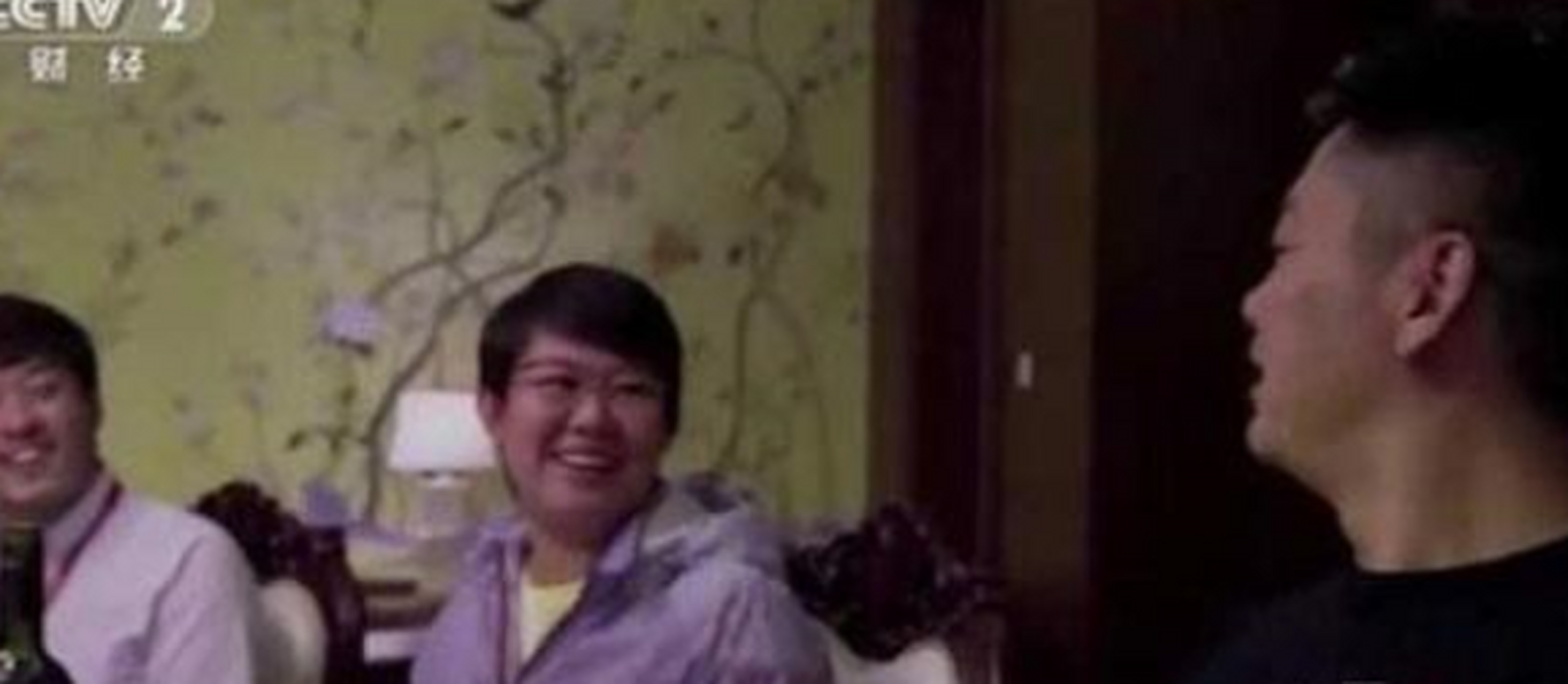 京东集团副总裁杜爽在一次聚餐上,向刘强东"请示"怀孕后,不久就离职了