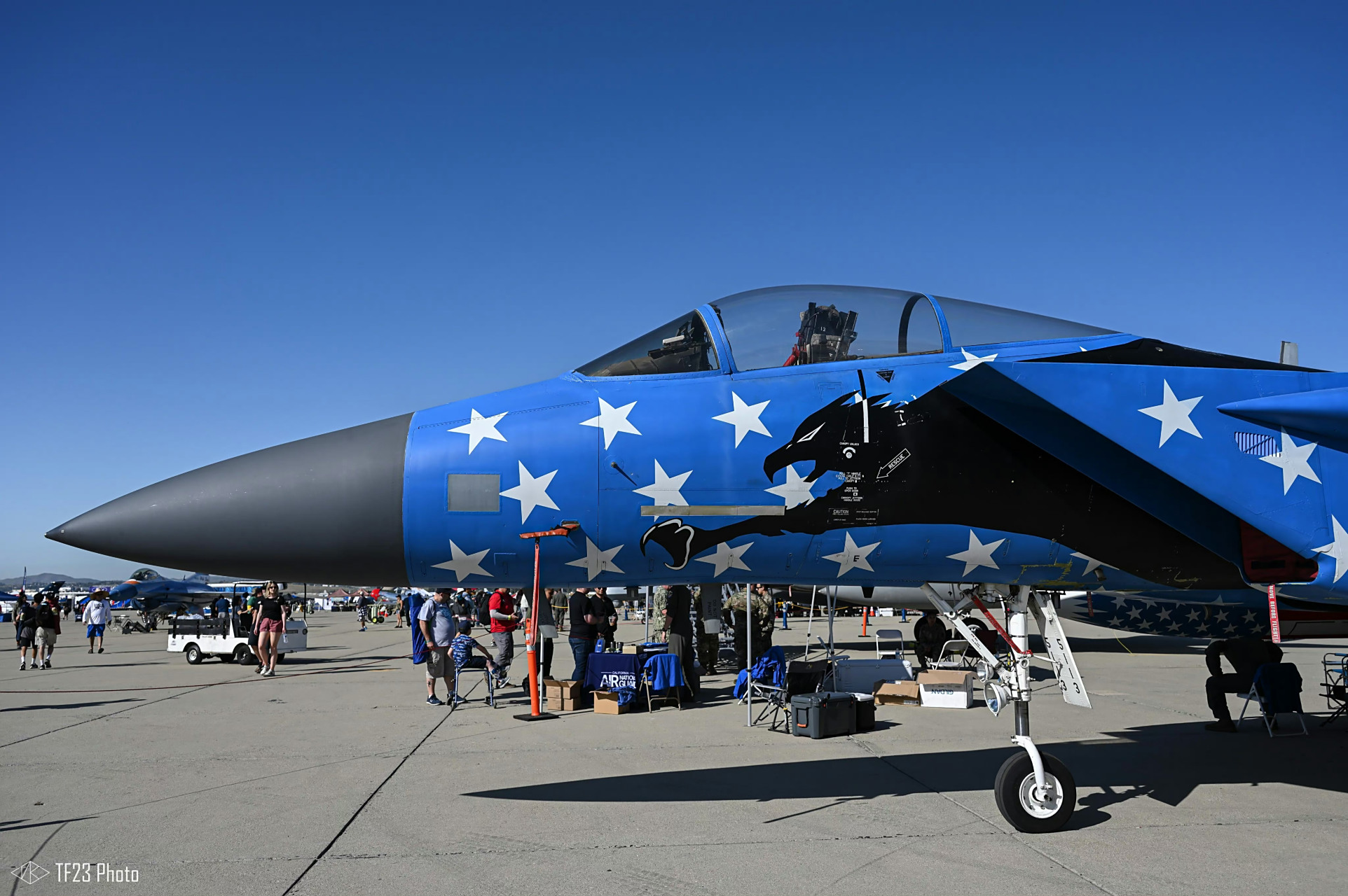 美国空军f-15c战斗机国旗涂装,如果有一天我们的歼-16战斗机也有一个