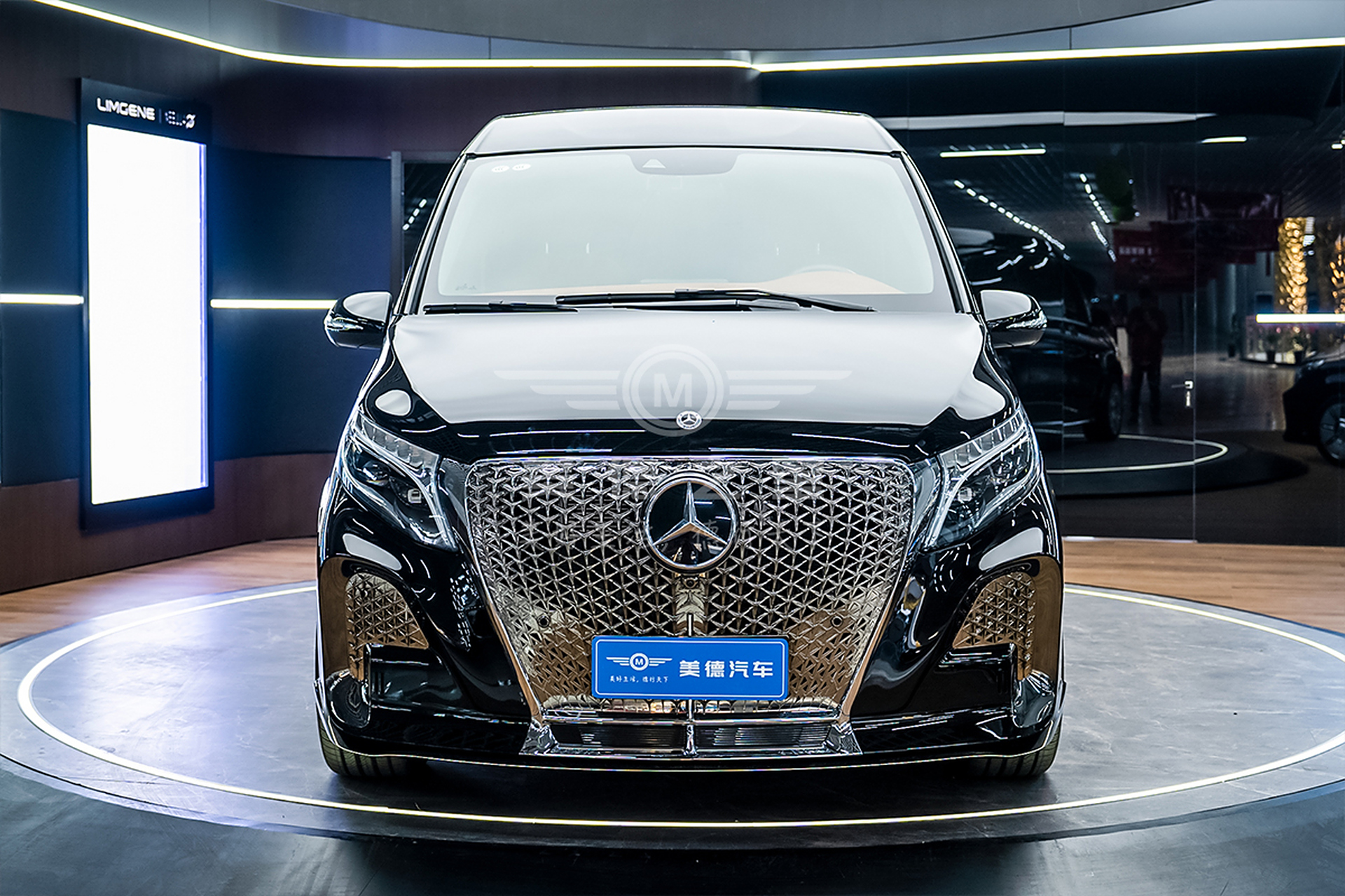 奔驰v260高端定制天花板,赋豪华以新境,凌际星云豪华商务车!