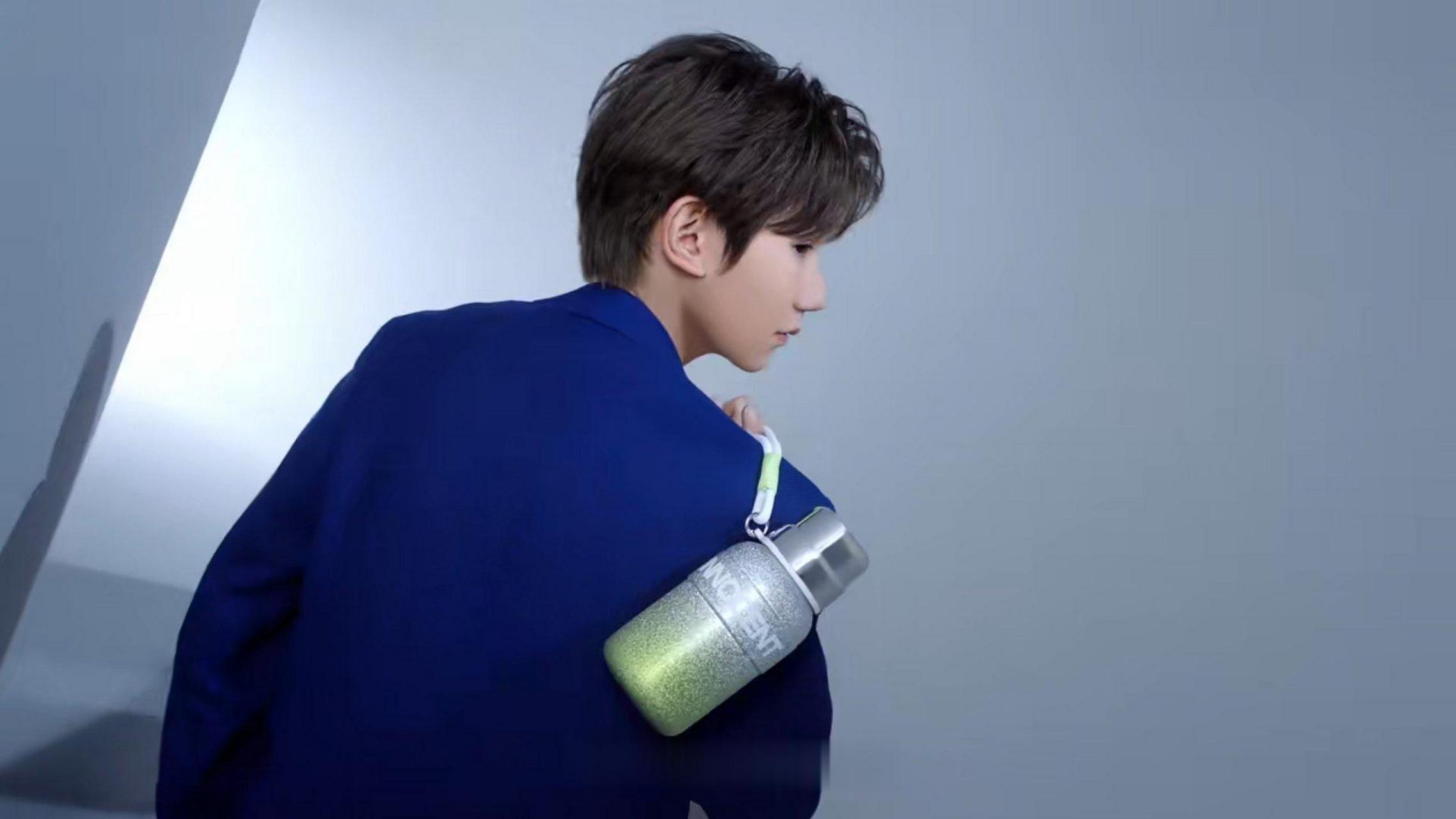 王源同款多巴胺水杯  创意多源健康生活   tvc中王源同框了五款哈尔斯