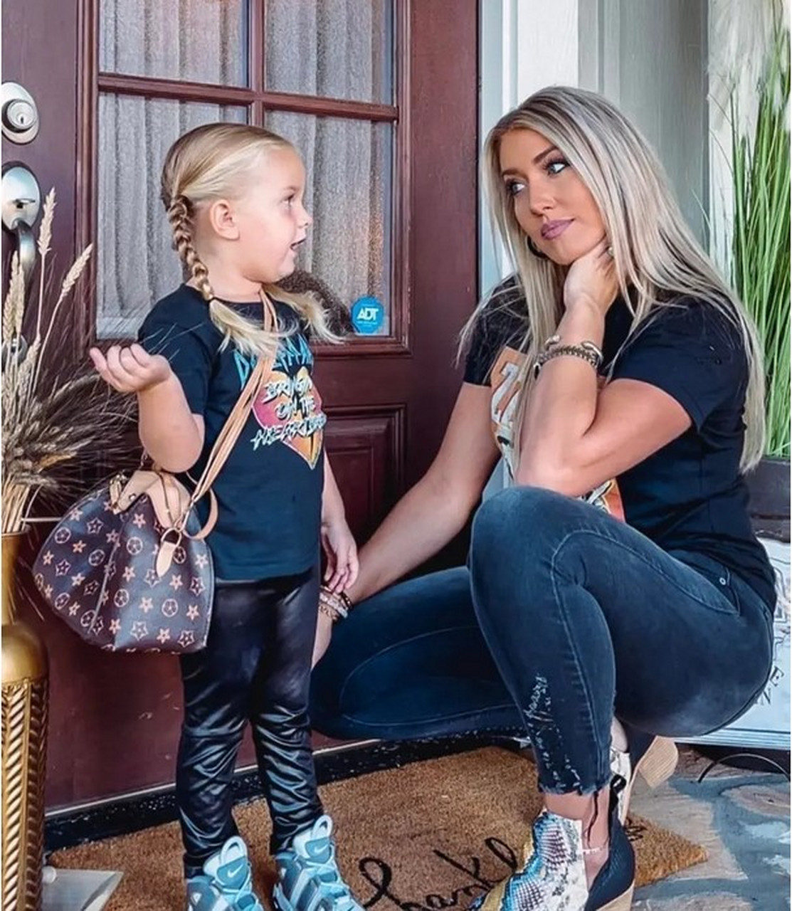 拜登首次公开确认儿子亨特·拜登的4岁私生女纳薇·罗伯茨是他的孙女