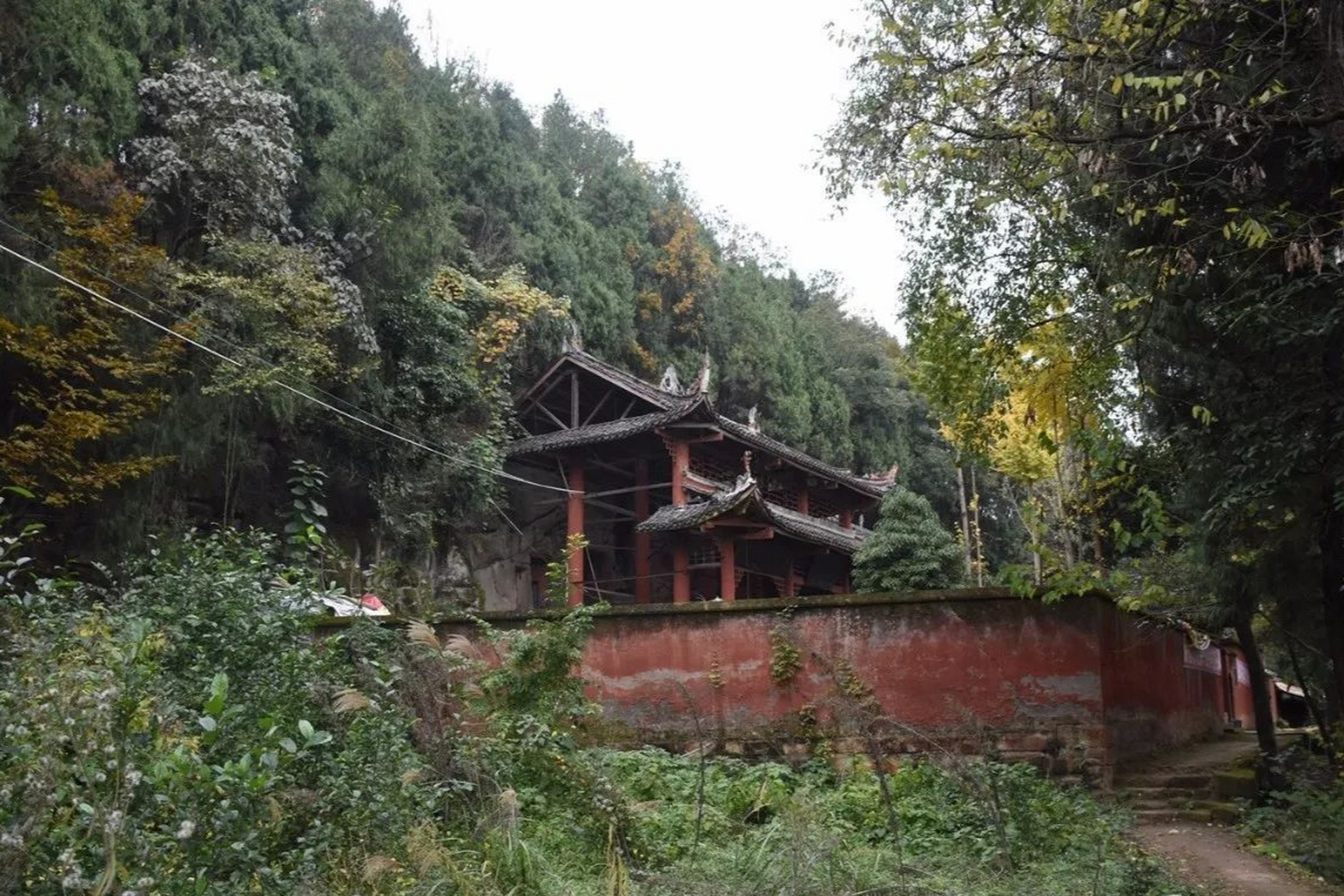 探秘巴中水宁寺:穿越时光的佛教艺术之旅  巴中市东37千米处,藏匿着