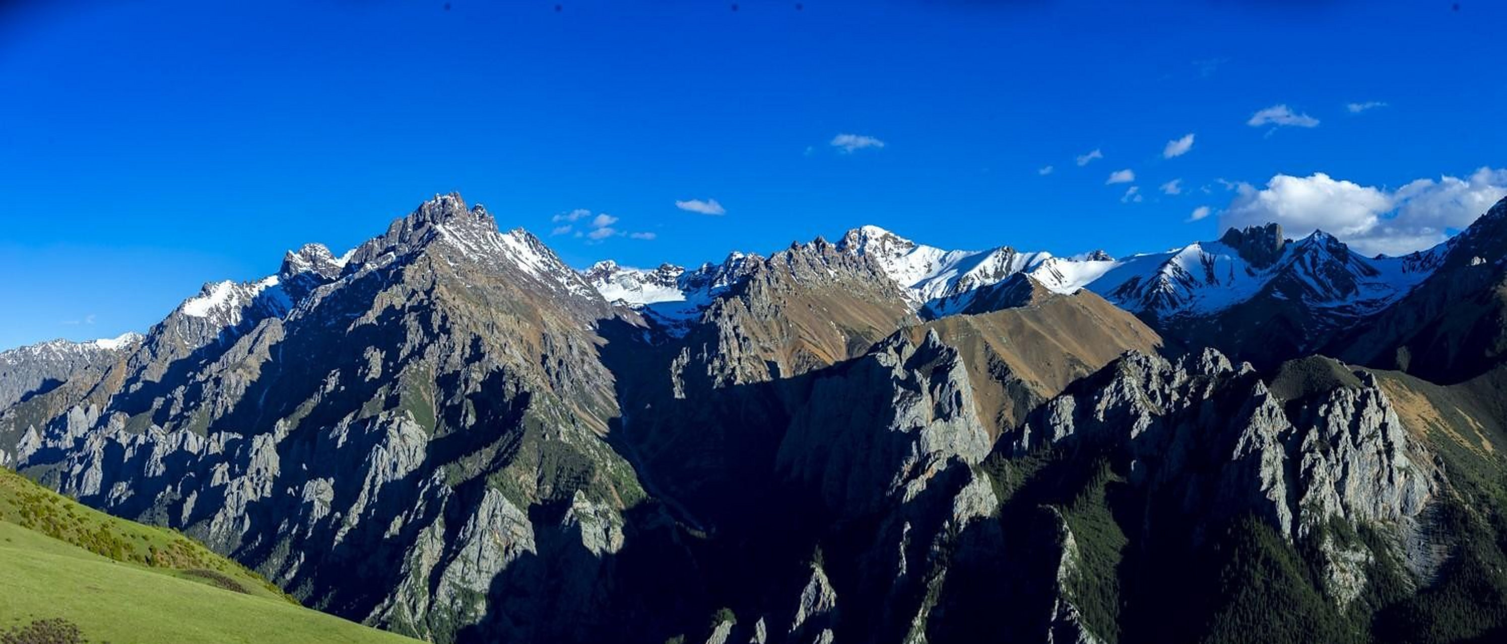 动态创作月#德玛雪山位于吉塘镇雪瓦村,与浪拉山口相对.