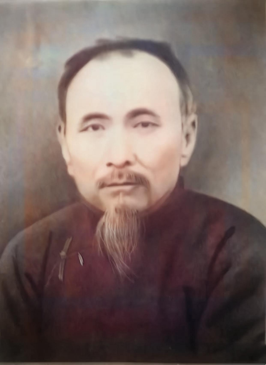 抗战时,日军军官土肥原招揽大侠杜心五不成,便想要公开杀他.