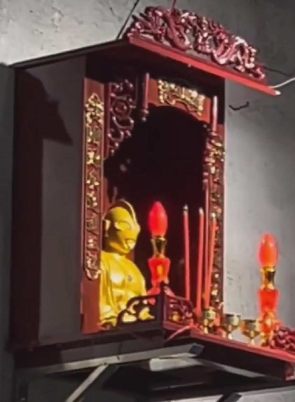 你放个奥特曼是几个意思? 有你这样拜的吗