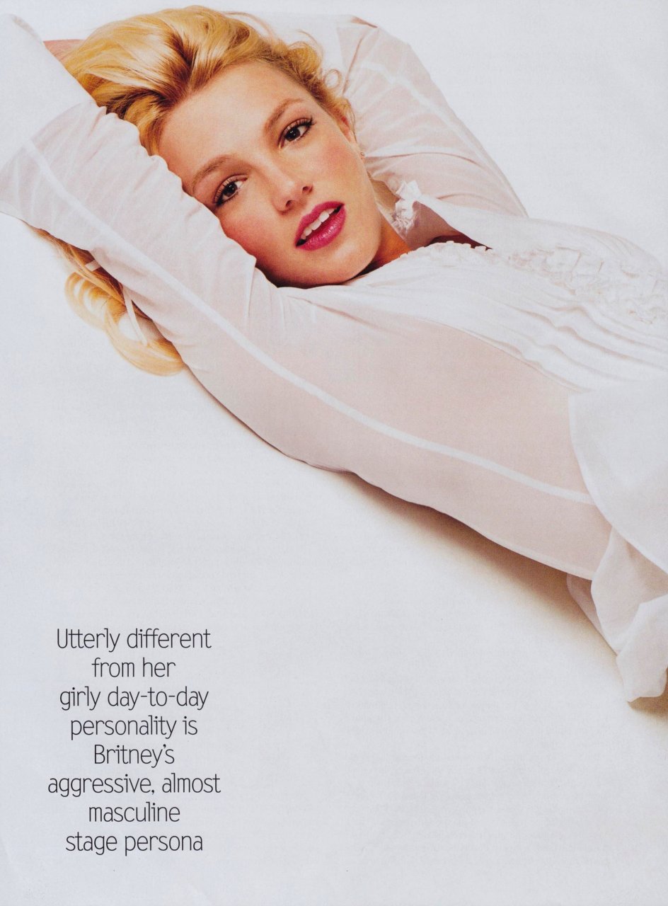 布兰妮这张美版vogue 封面是越看越喜欢,美国甜心的微笑搭配星条纹,真