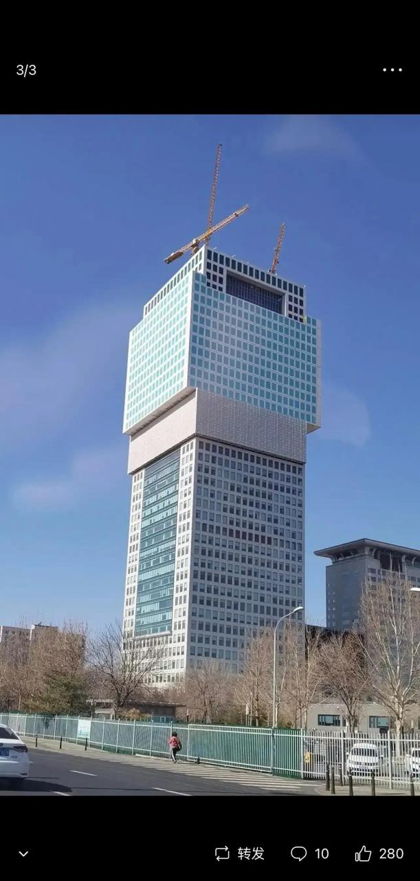 现在的"盘古大厦"已经是一个普通的建筑