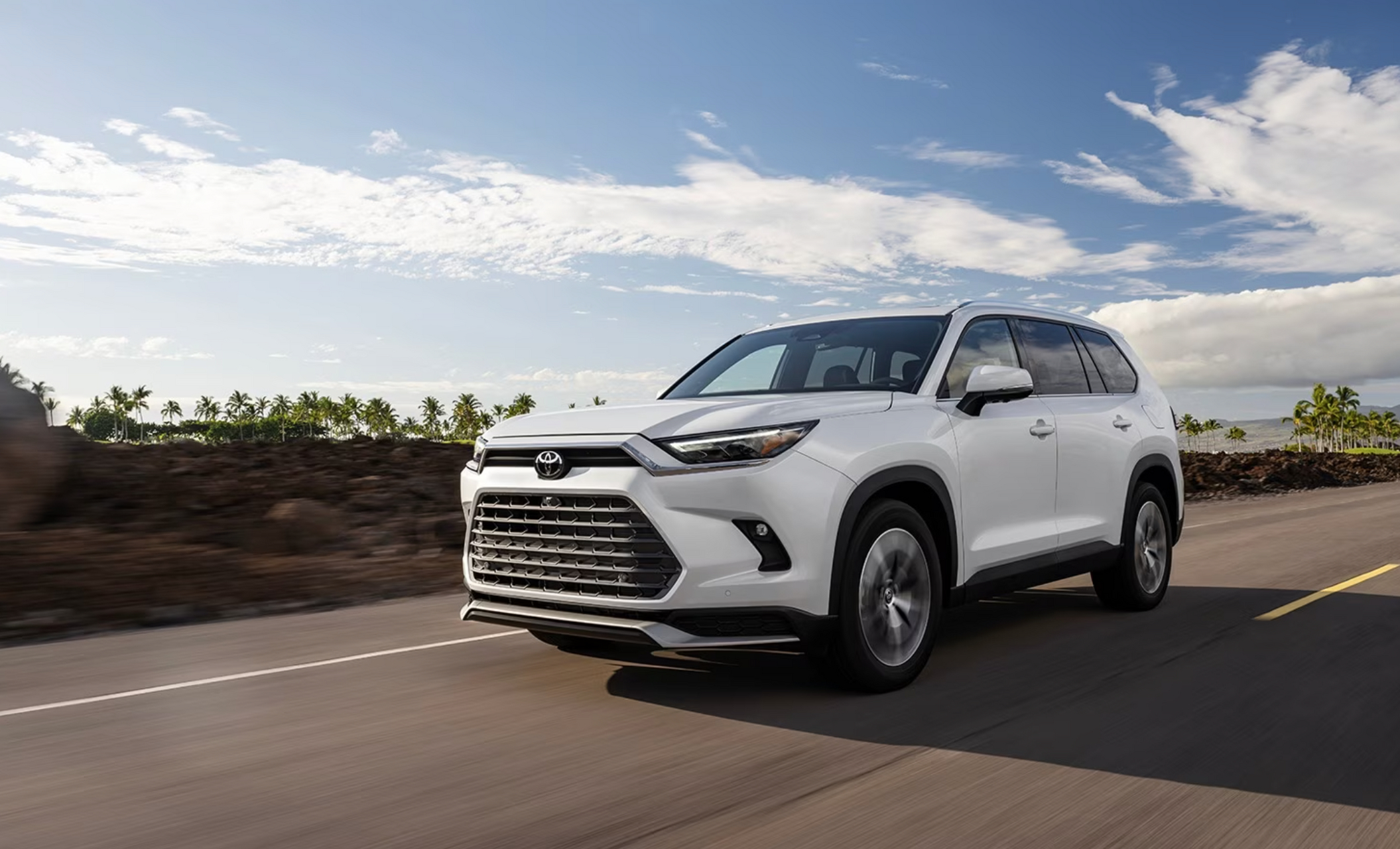 丰田中大型suv"大汉兰达"计划7月在海外上市发售,起售价43070美元(人