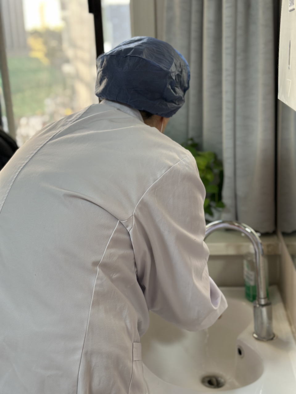 我是郑军,北京公立三甲医院中医儿科主任医师.