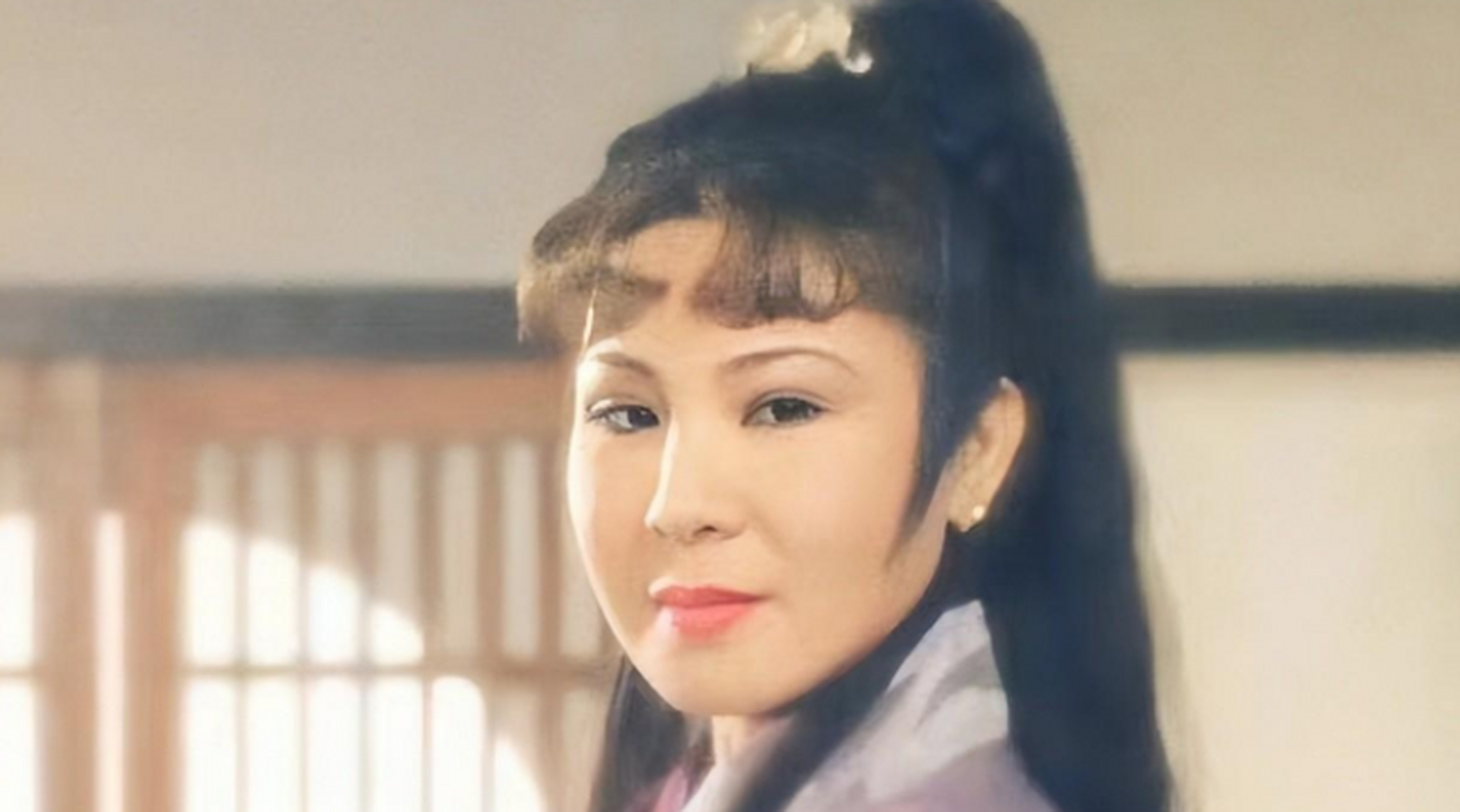 比起李倩妮,"西门大妈"杨钧钧才是富婆逐梦的天花板,富得流油的她一直