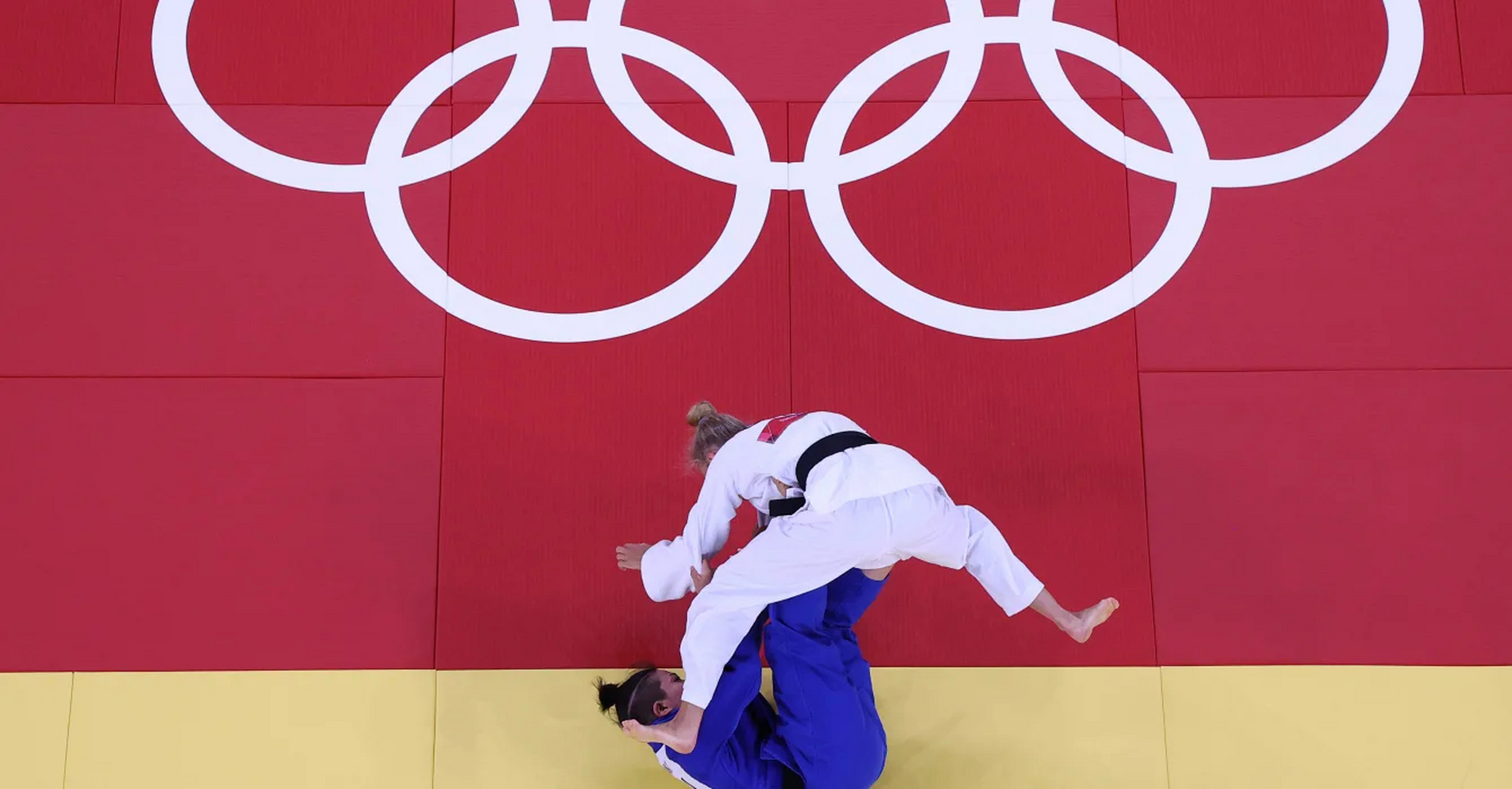 科索沃选手勇夺48公斤级柔道金牌 科索沃选手迪斯特里亚·克拉斯尼奇