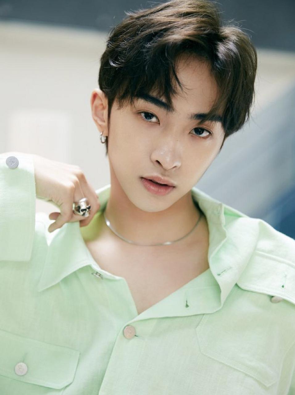 11月18日,庾澄庆伊能静的儿子庾恩利在社交平台上分享了自己的最新